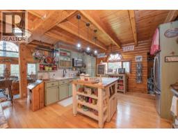 Living room - 1495 6 Highway, Nakusp, BC V0G1R1 Photo 10