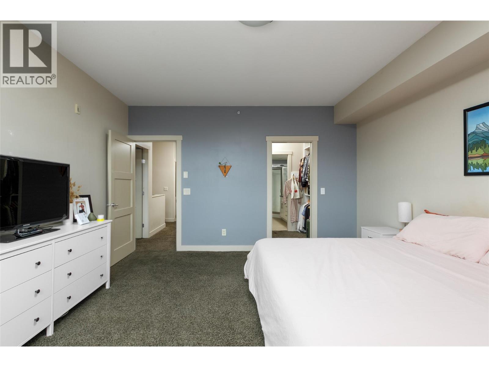 #203 700 Martin Avenue - 12