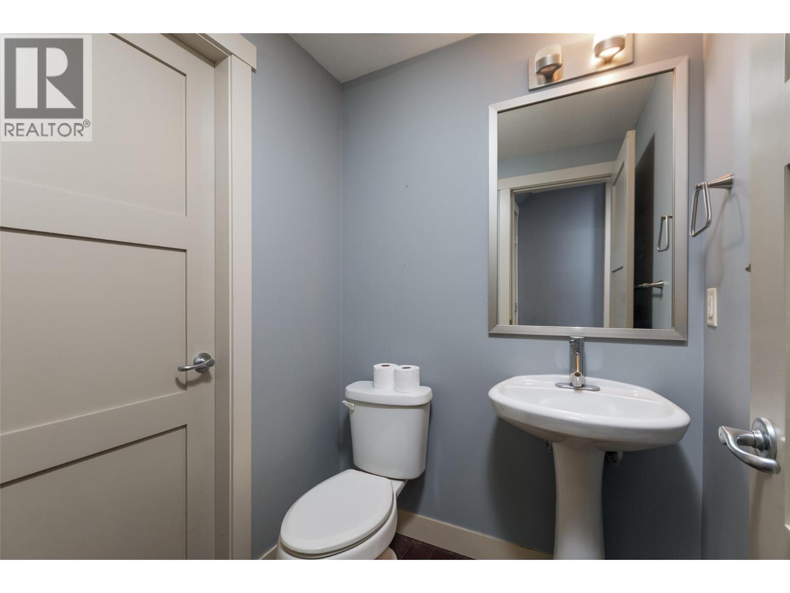 #203 700 Martin Avenue - 19