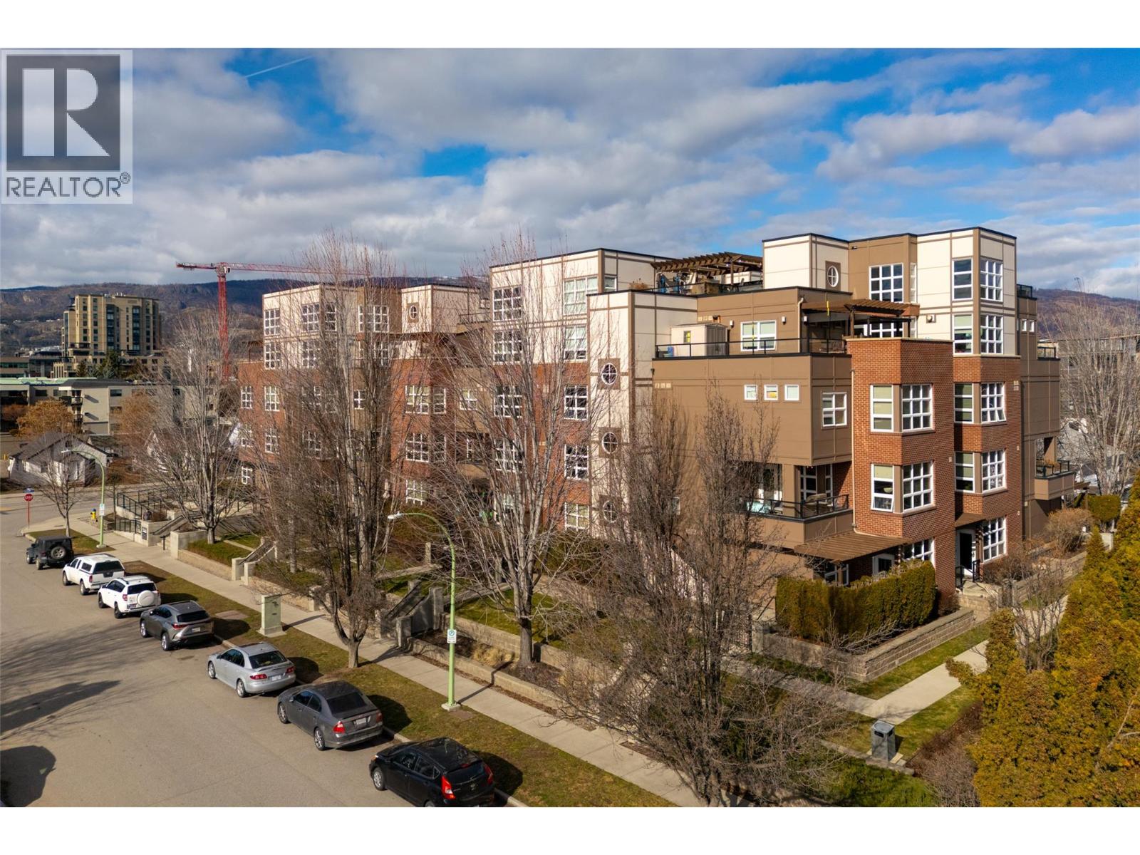 #203 700 Martin Avenue - 41
