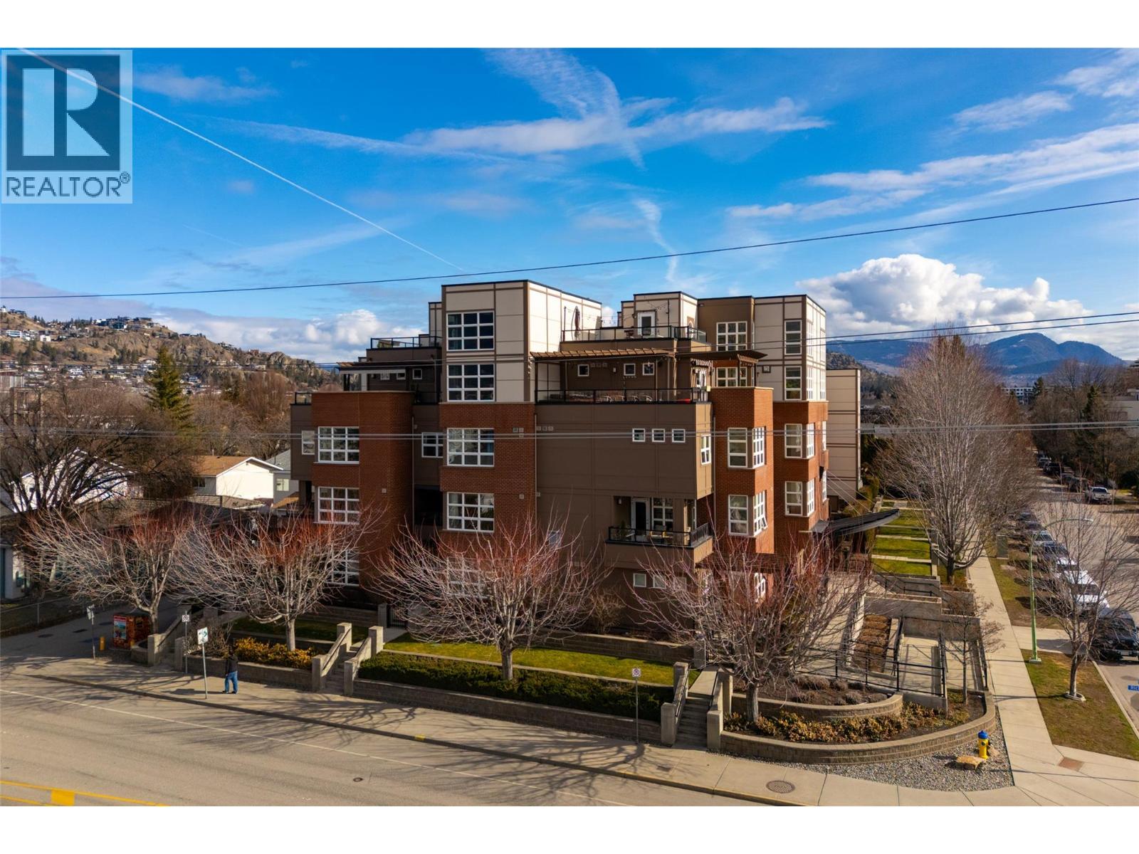 #203 700 Martin Avenue - 35