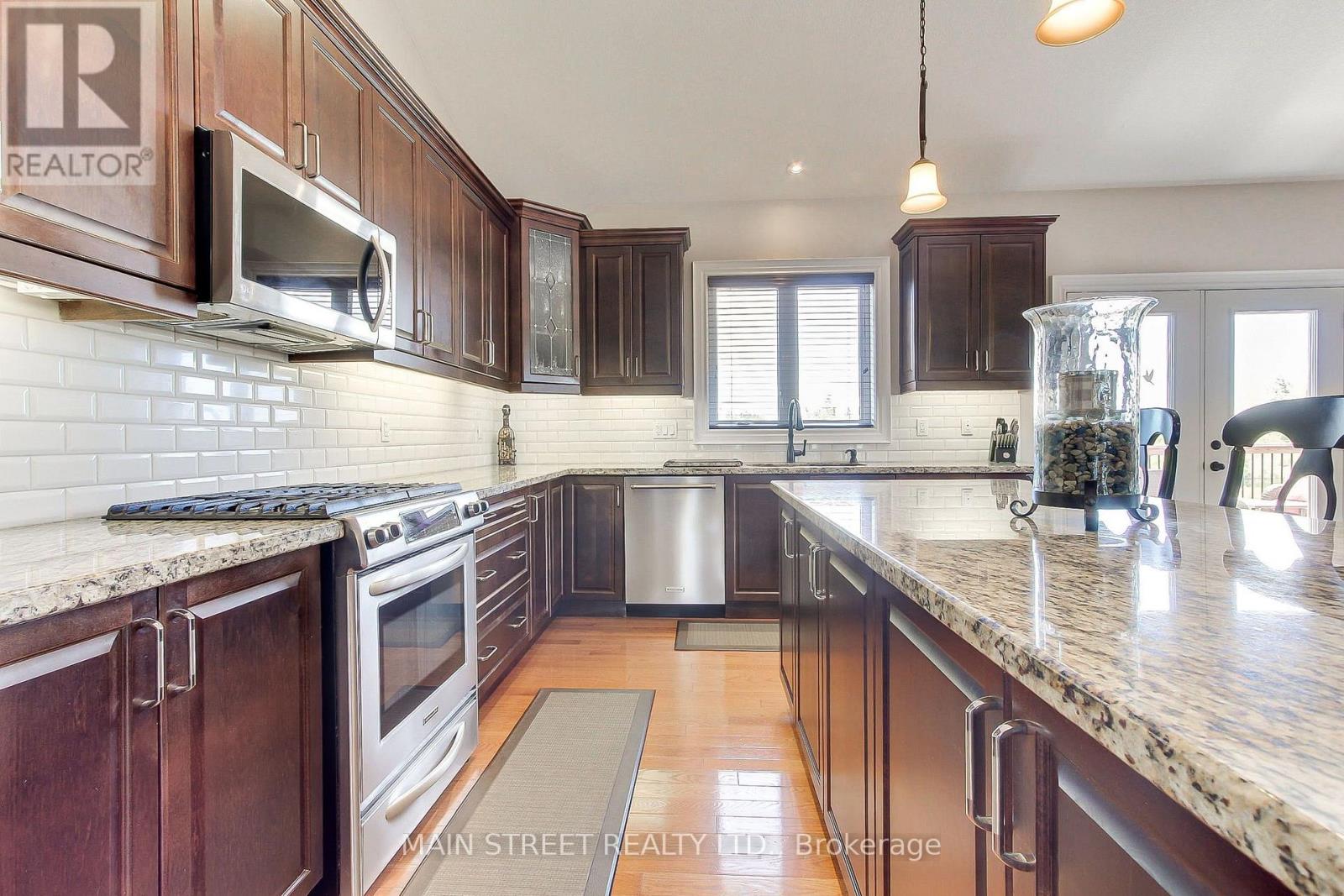 13 BROLLEY CRESCENT - 10