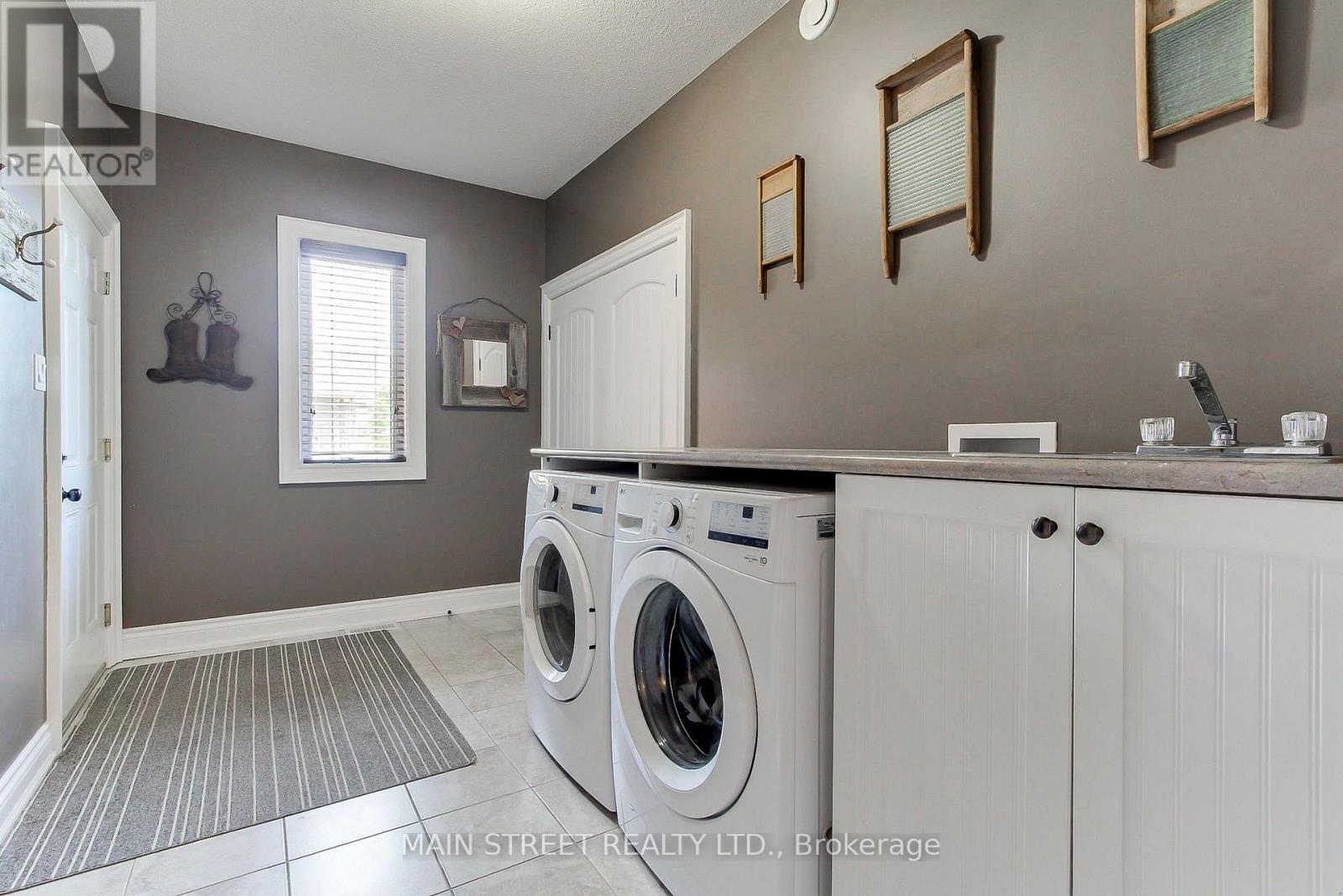 13 BROLLEY CRESCENT - 28
