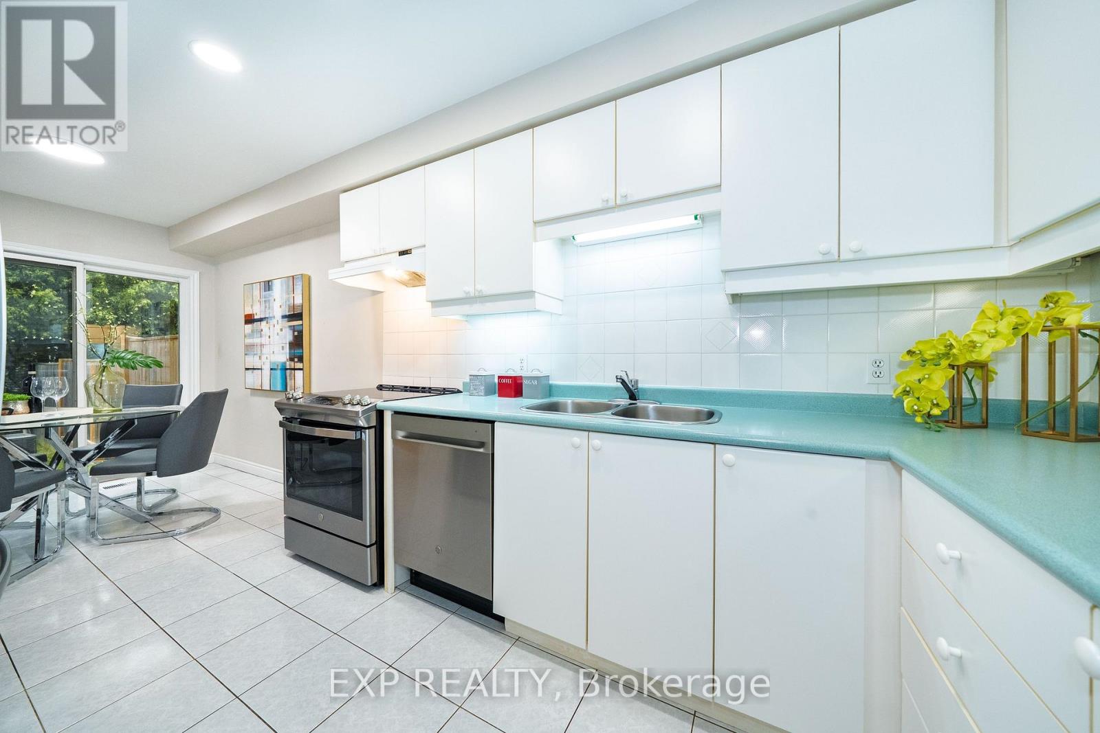 7 WETHERBY CIRCLE - Image 12