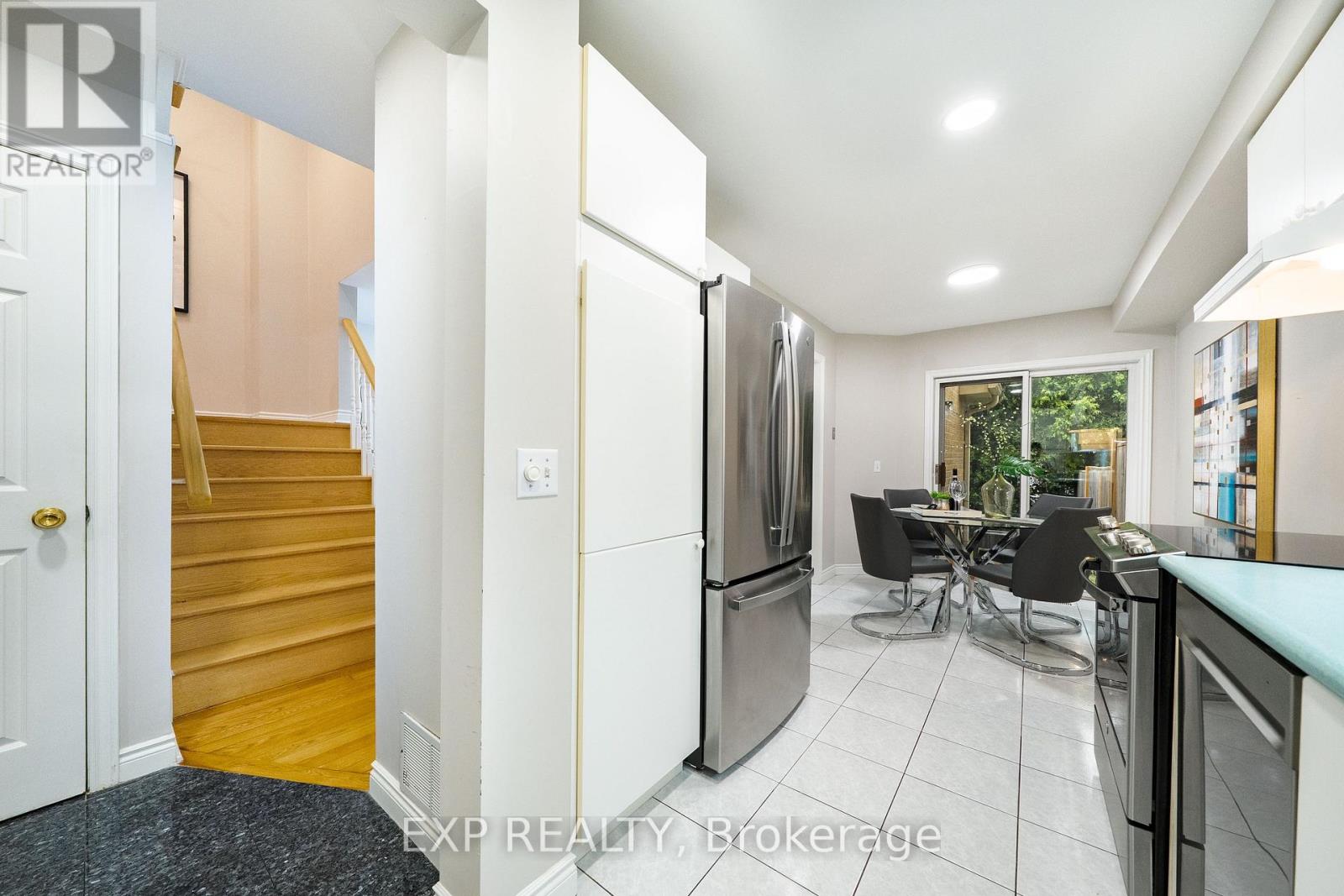 7 WETHERBY CIRCLE - Image 13