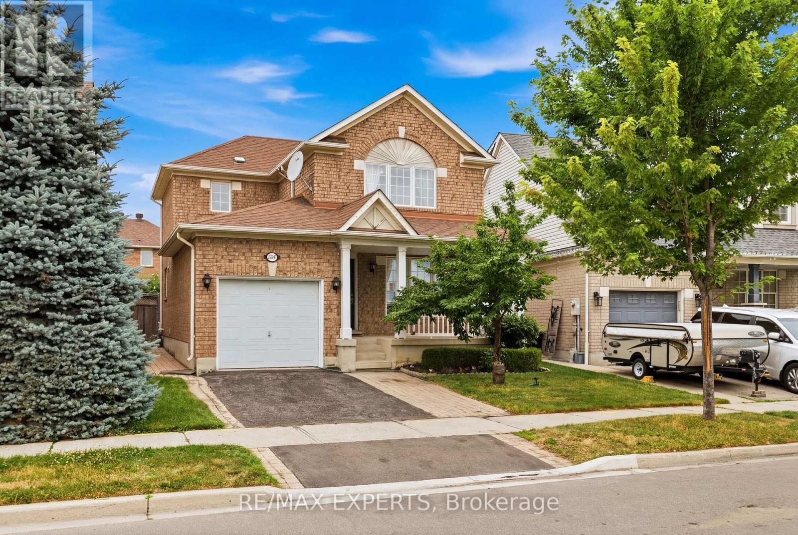 554 CAVERHILL CRESCENT - 1