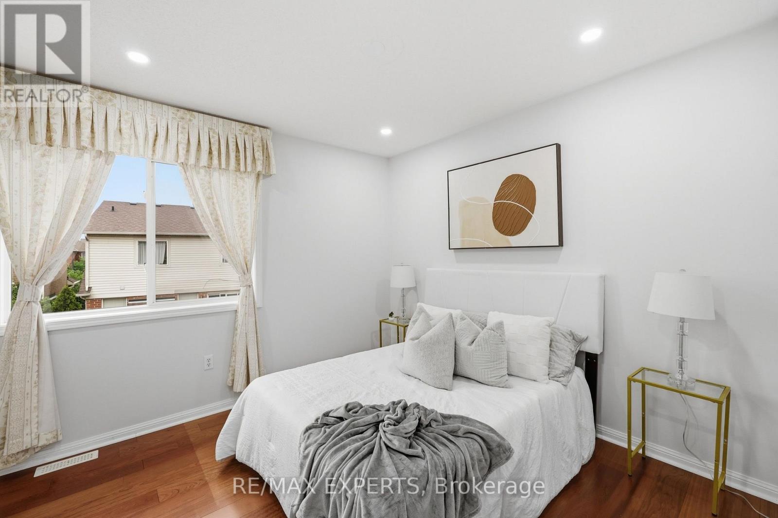 554 CAVERHILL CRESCENT - 17