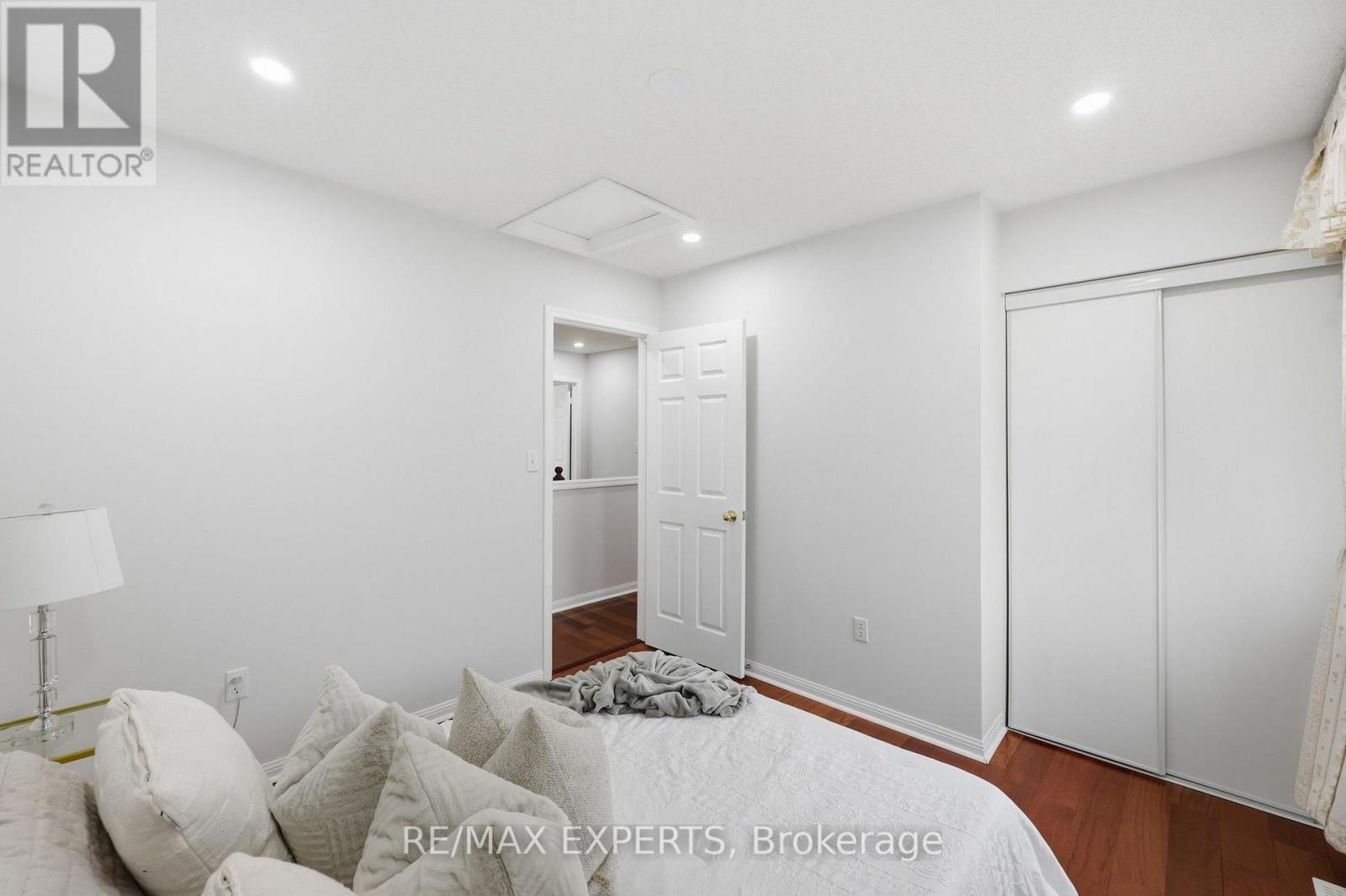 554 CAVERHILL CRESCENT - 18