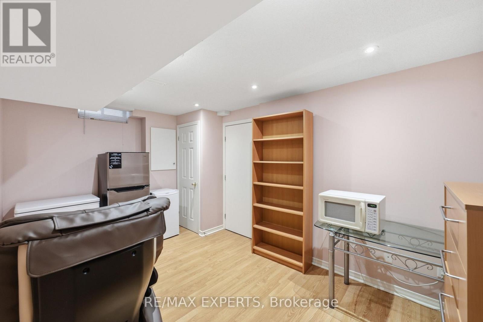 554 CAVERHILL CRESCENT - 21