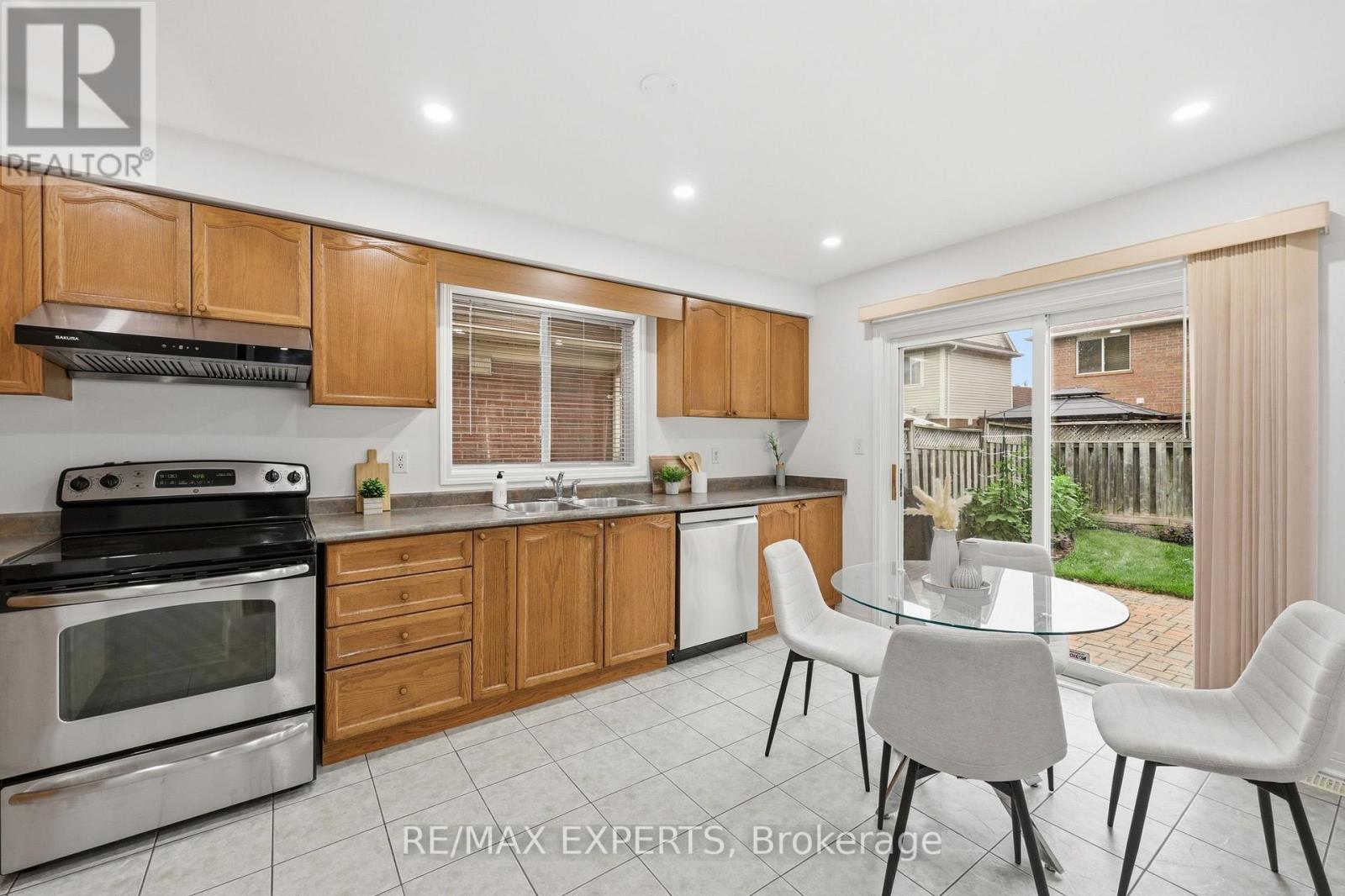 554 CAVERHILL CRESCENT - 5