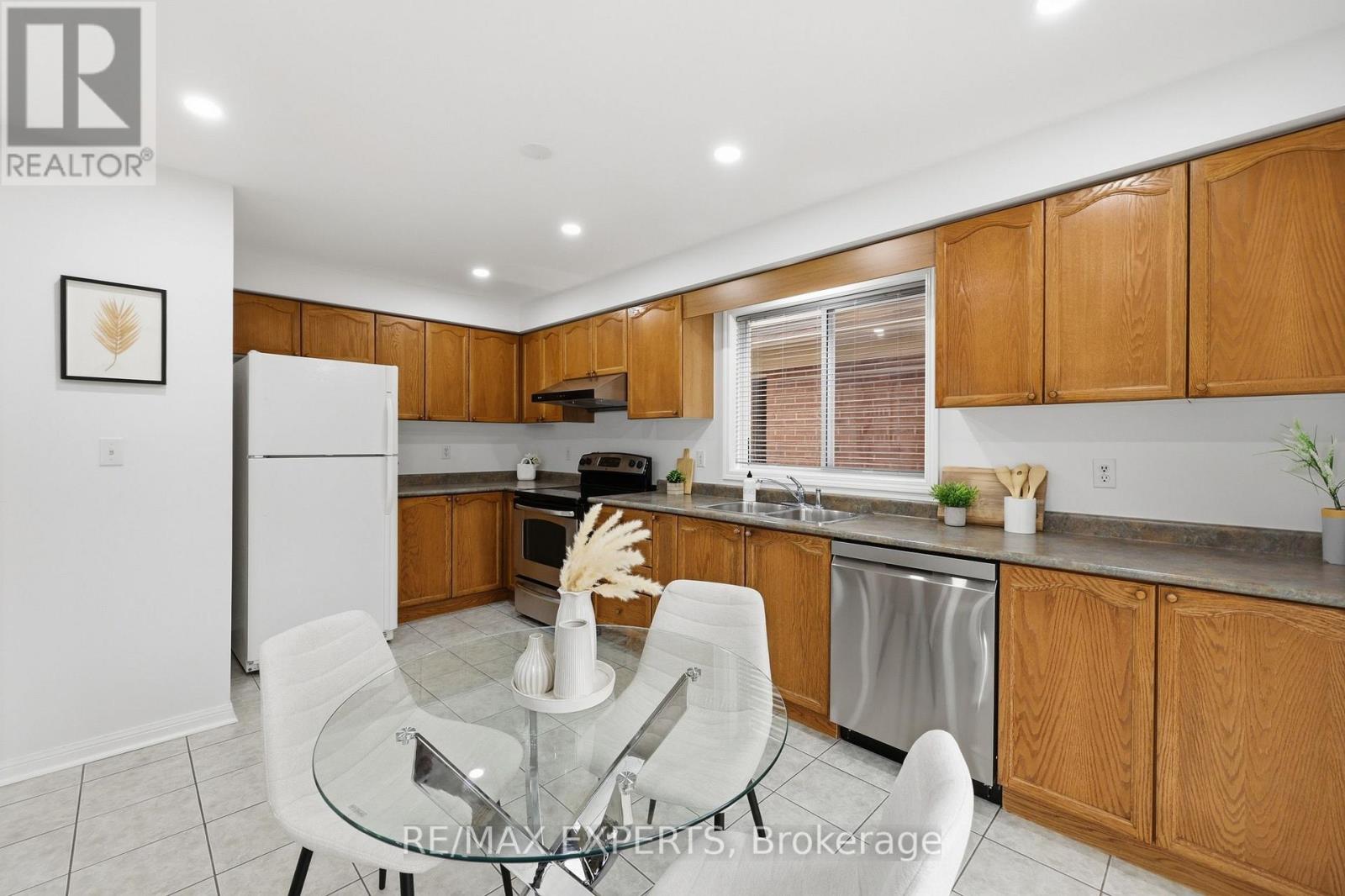 554 CAVERHILL CRESCENT - 6