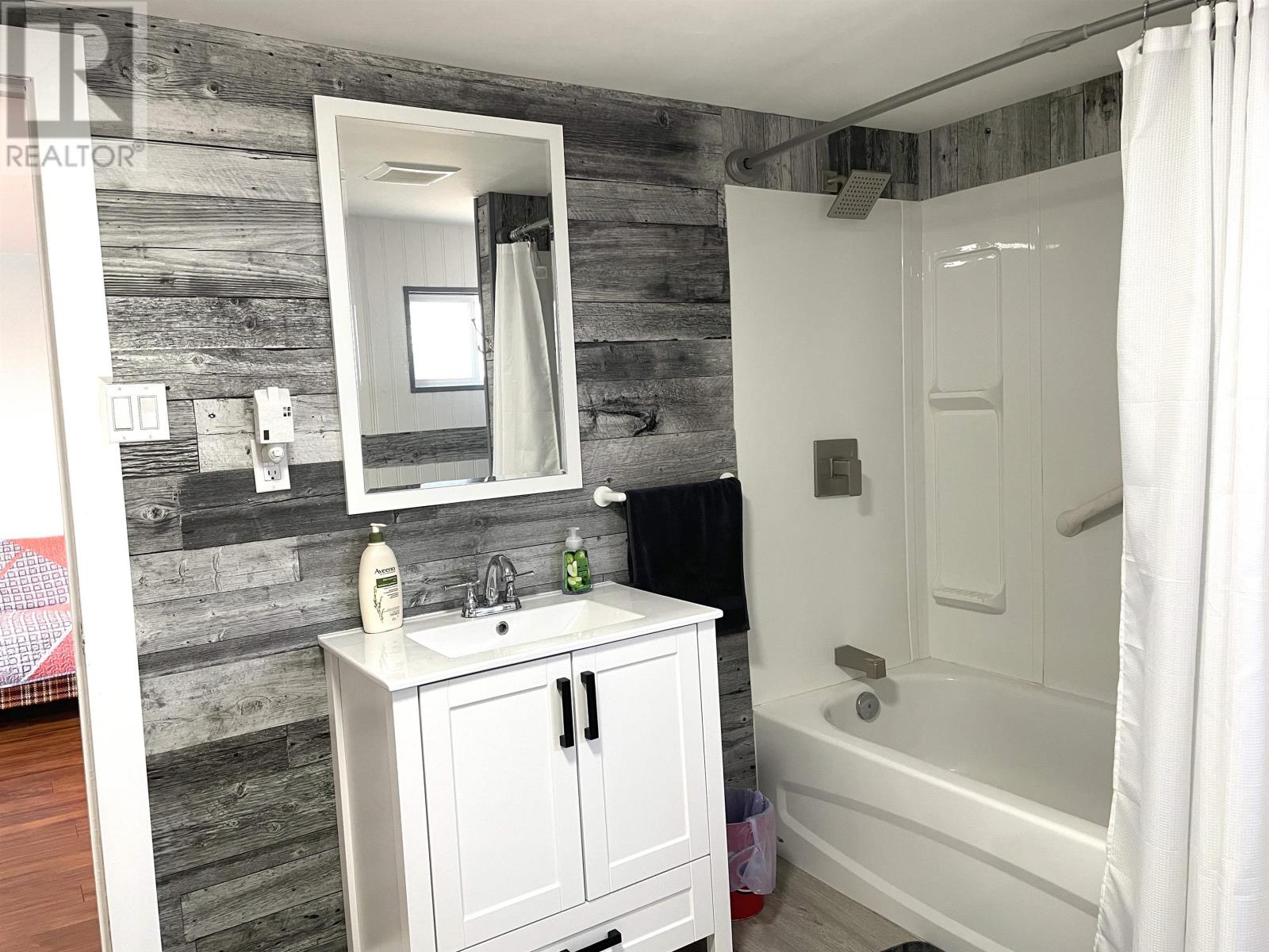 533 Sheen Street - 19