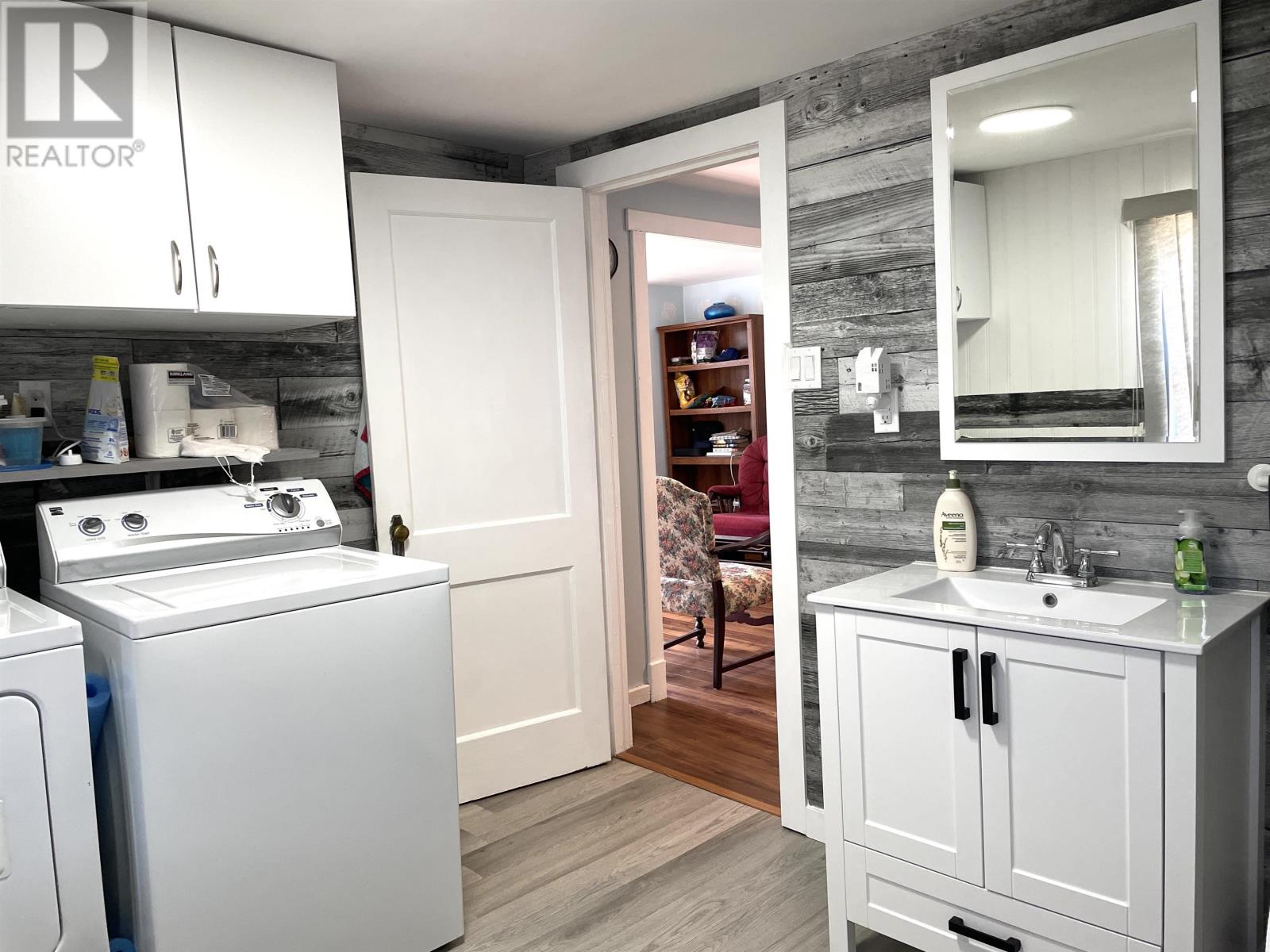 533 Sheen Street - 20