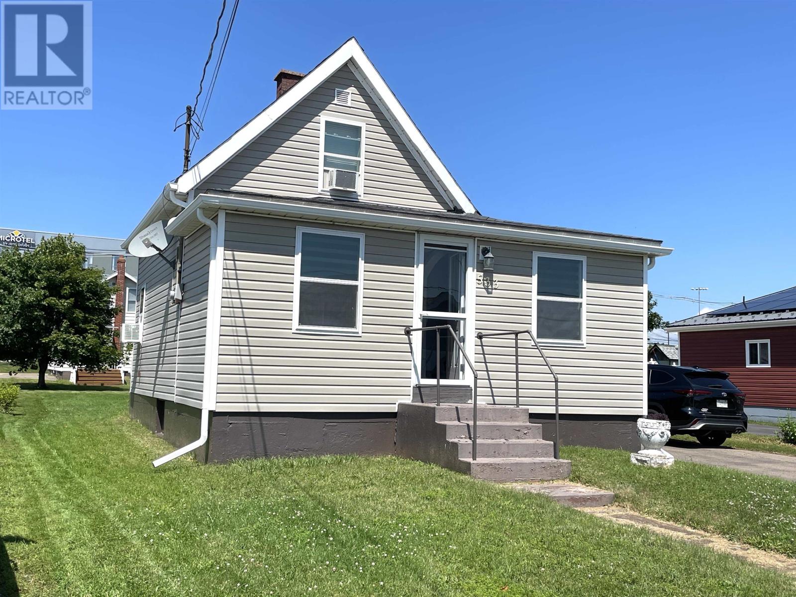 533 Sheen Street - 3