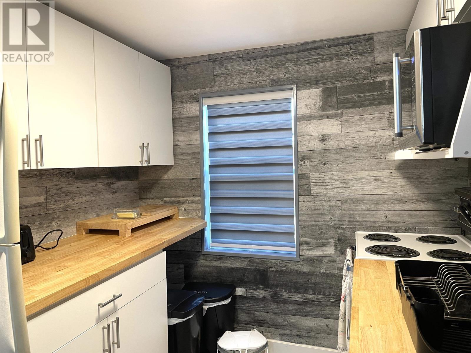 533 Sheen Street - 8