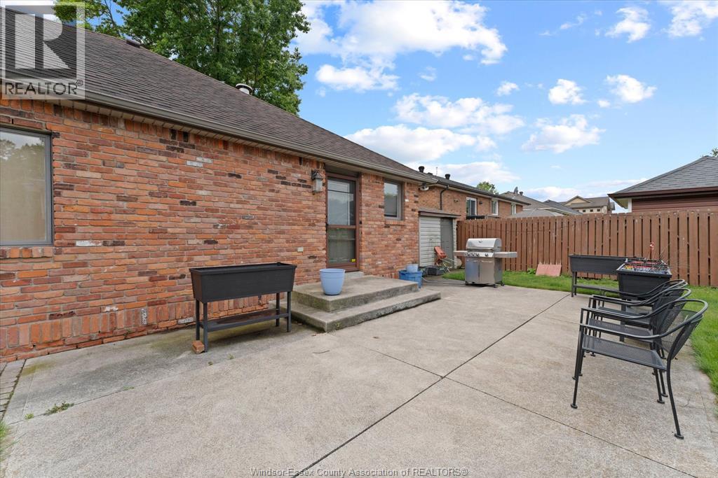 2198 SUZANNE STREET - 39