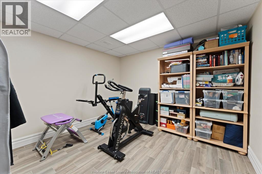 2198 SUZANNE STREET - 35