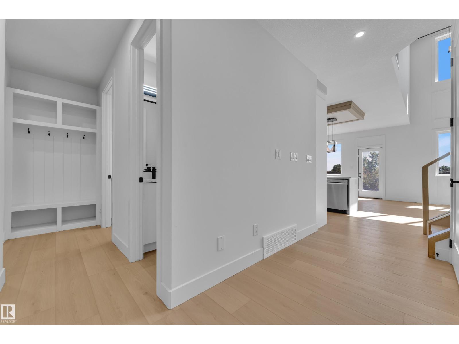 207 Linden LO - 12