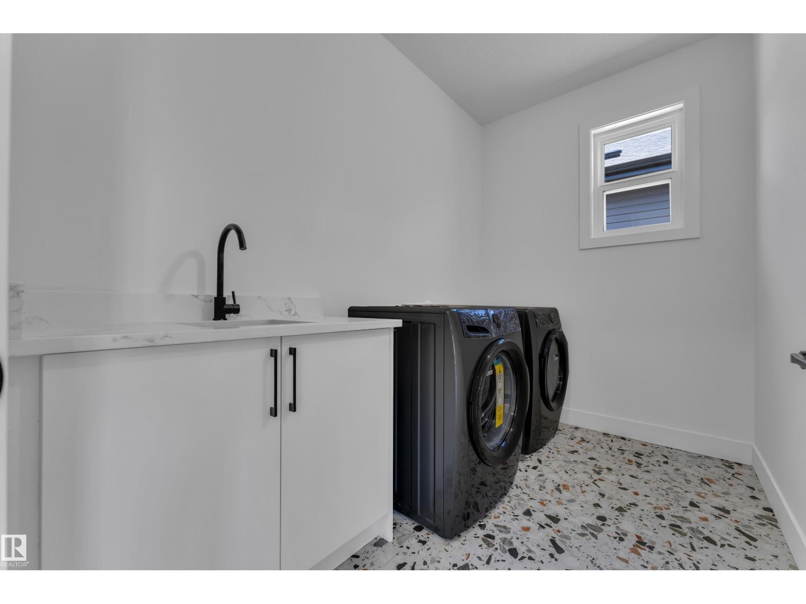 207 Linden LO - 33