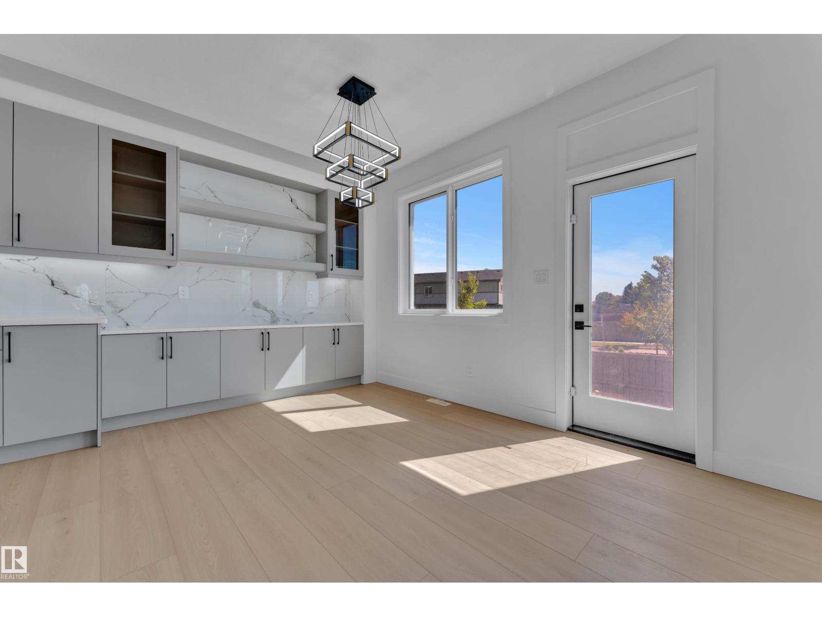 207 Linden LO - 19