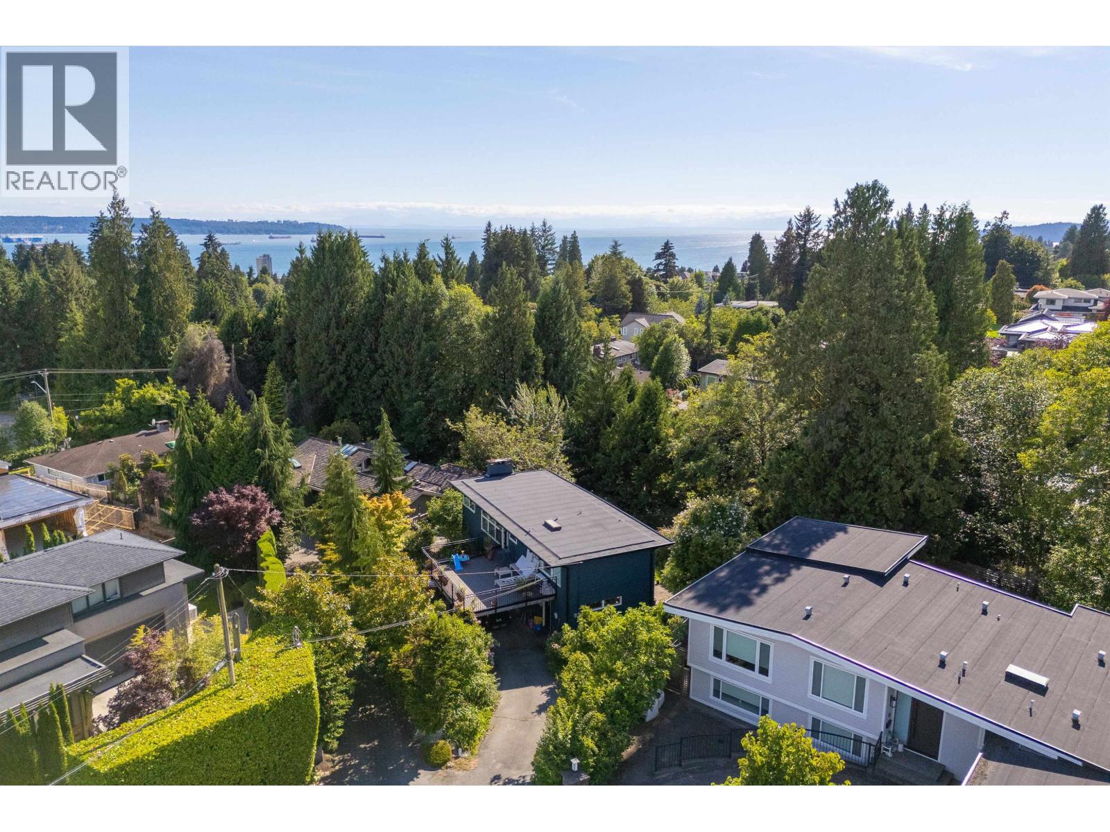 1764 OTTAWA PLACE, West Vancouver — photo 3