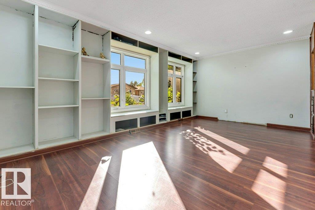 4337 38 ST NW NW - 16