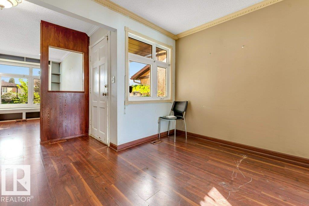 4337 38 ST NW NW - 19