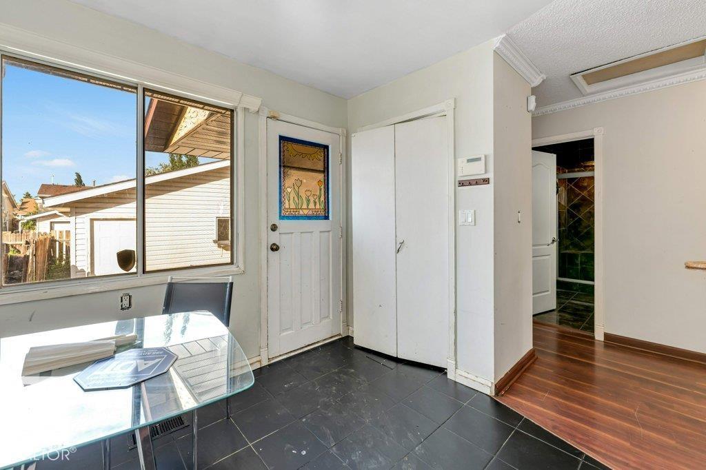 4337 38 ST NW NW - 22