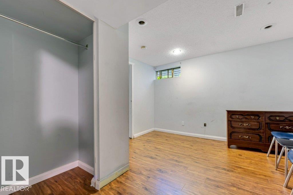 4337 38 ST NW NW - 32
