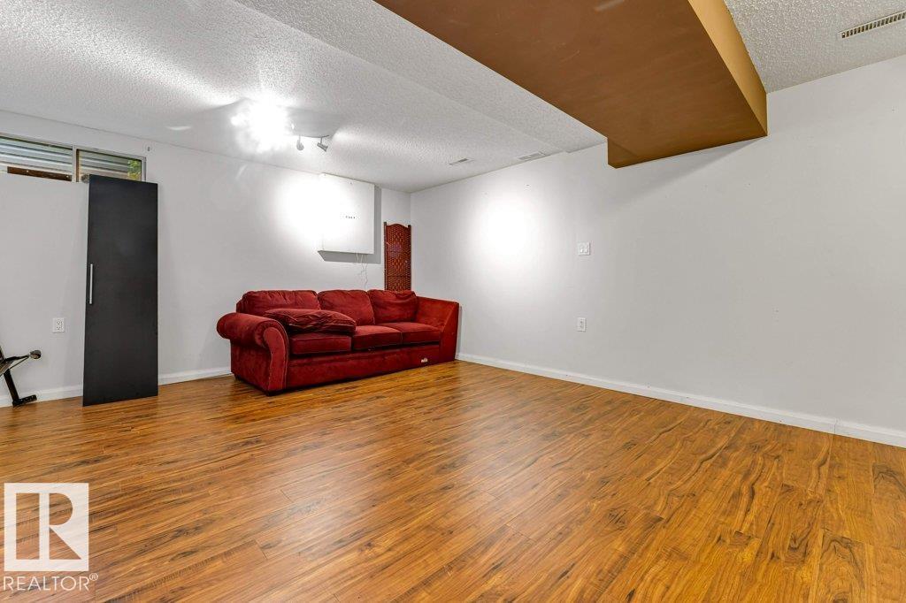 4337 38 ST NW NW - 37