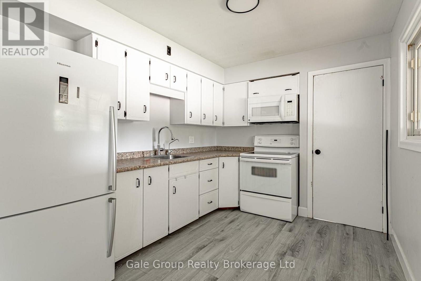32A GLENDALE DRIVE - 8