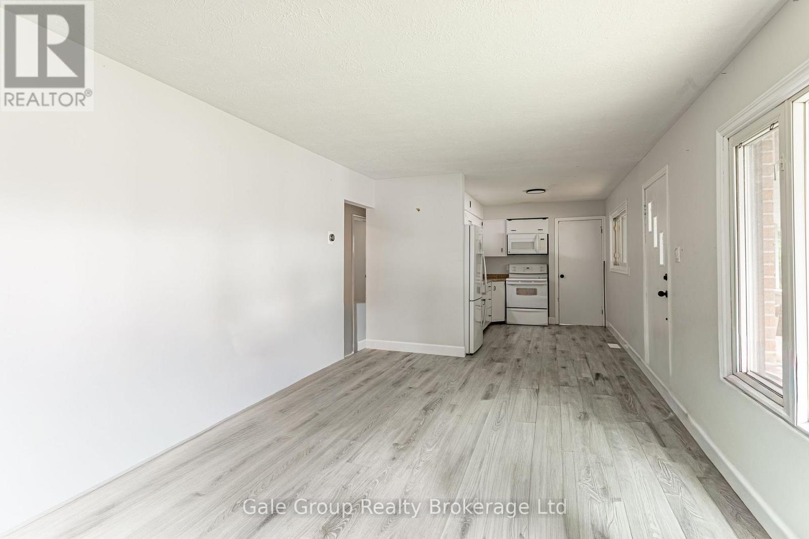32A GLENDALE DRIVE - 12