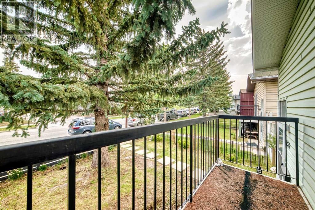 553 Macewan Drive NW - 9