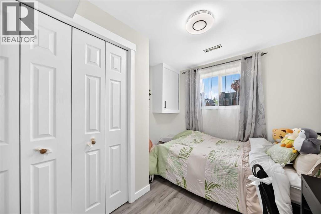553 Macewan Drive NW - 30