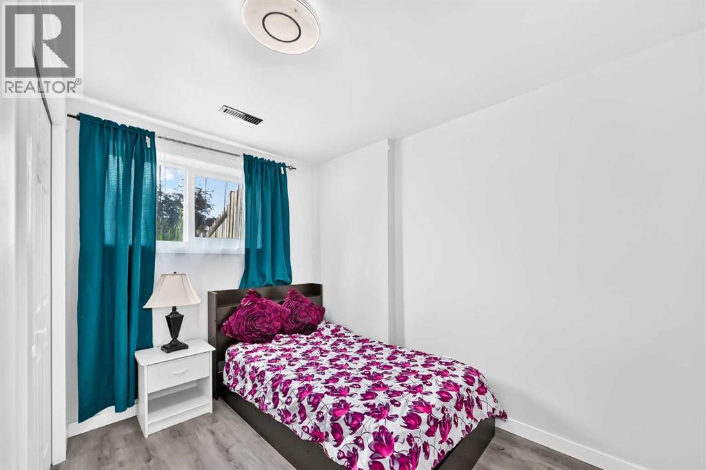 553 Macewan Drive NW - 29