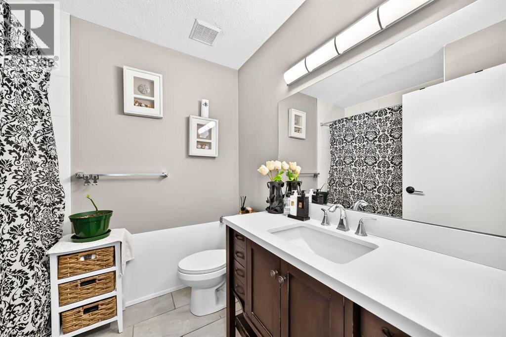 553 Macewan Drive NW - 22