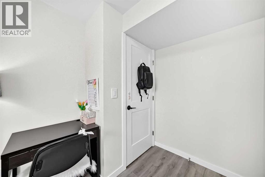 553 Macewan Drive NW - 31