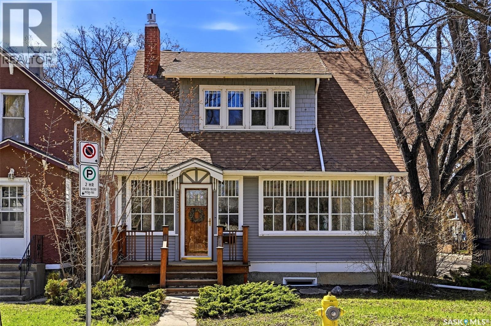 3239 Victoria AVENUE - 1