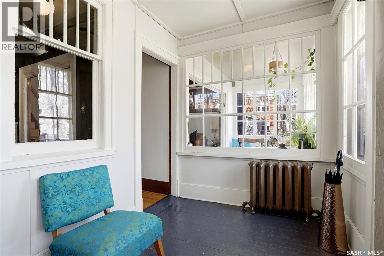 3239 Victoria AVENUE - 4