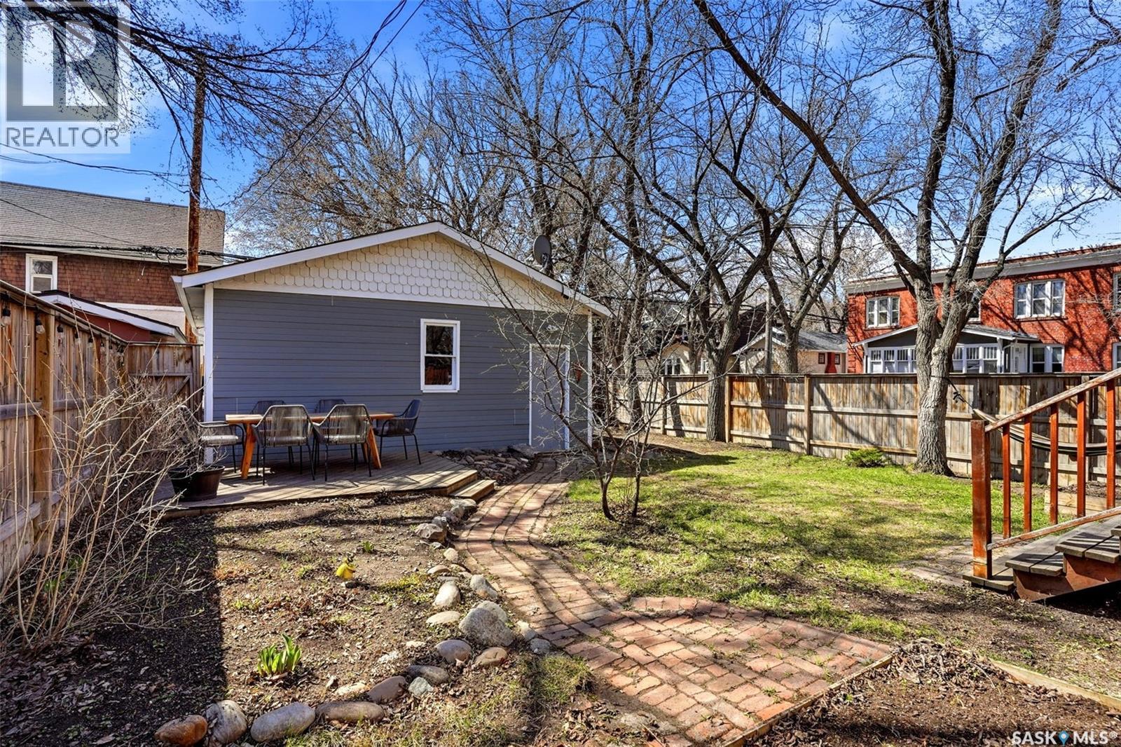 3239 Victoria AVENUE - 41