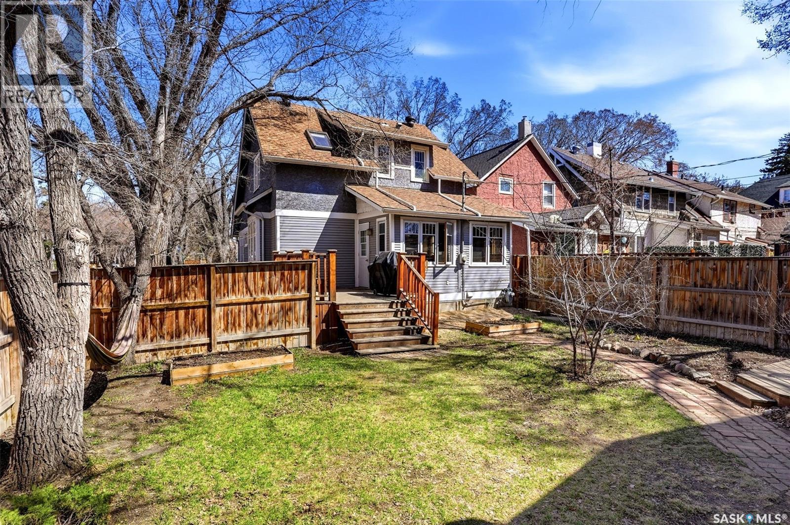 3239 Victoria AVENUE - 43