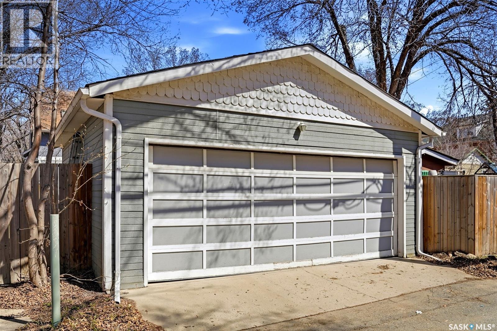 3239 Victoria AVENUE - 44