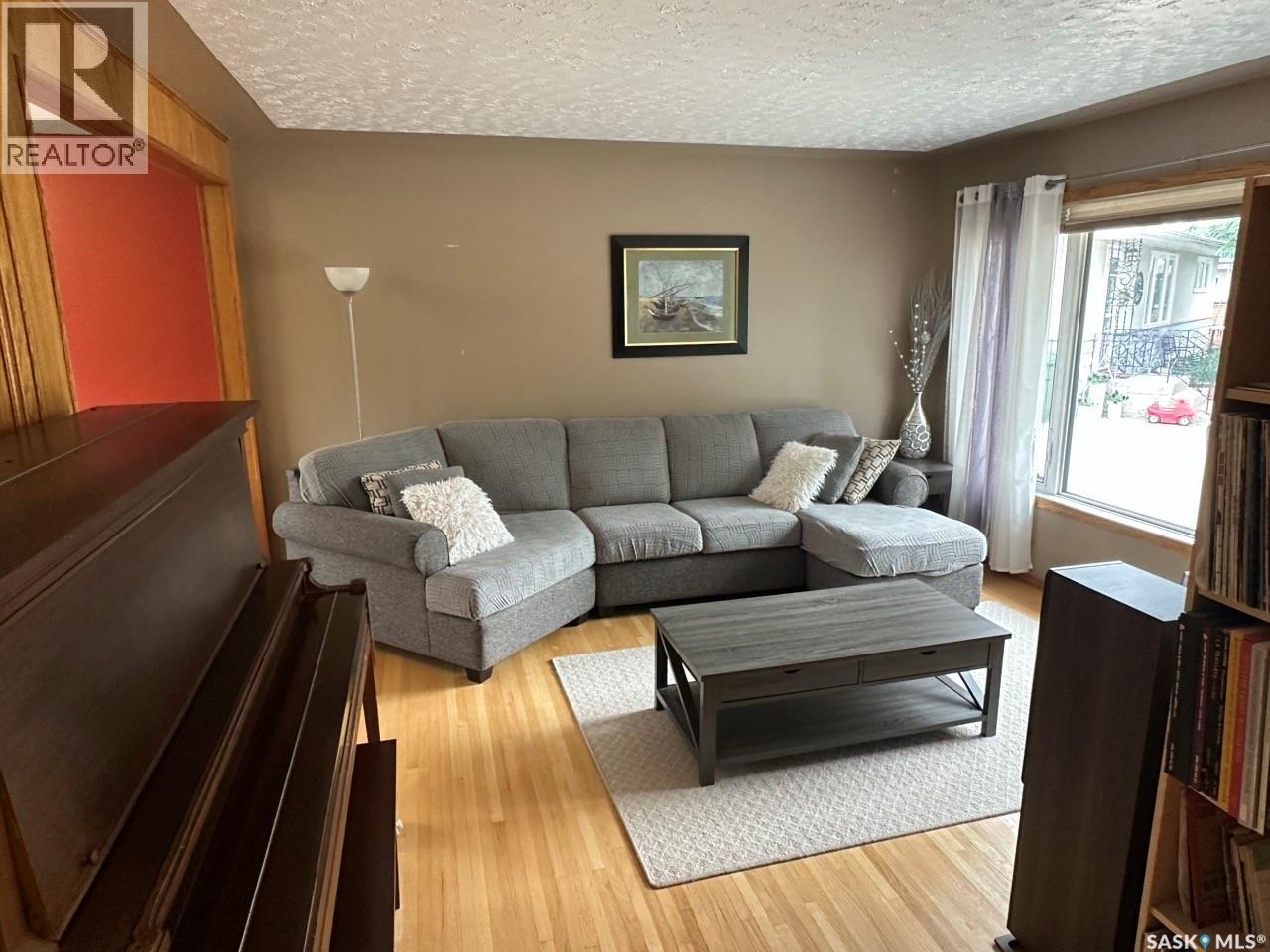 19 Sampson PLACE - 3