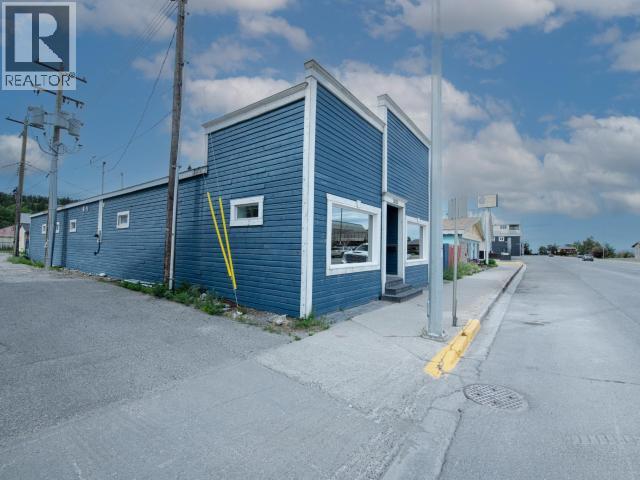 2054 2ND AVENUE, Whitehorse — photo 2