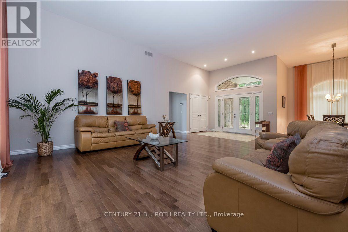 3925 ALGOMA AVENUE - Image 13