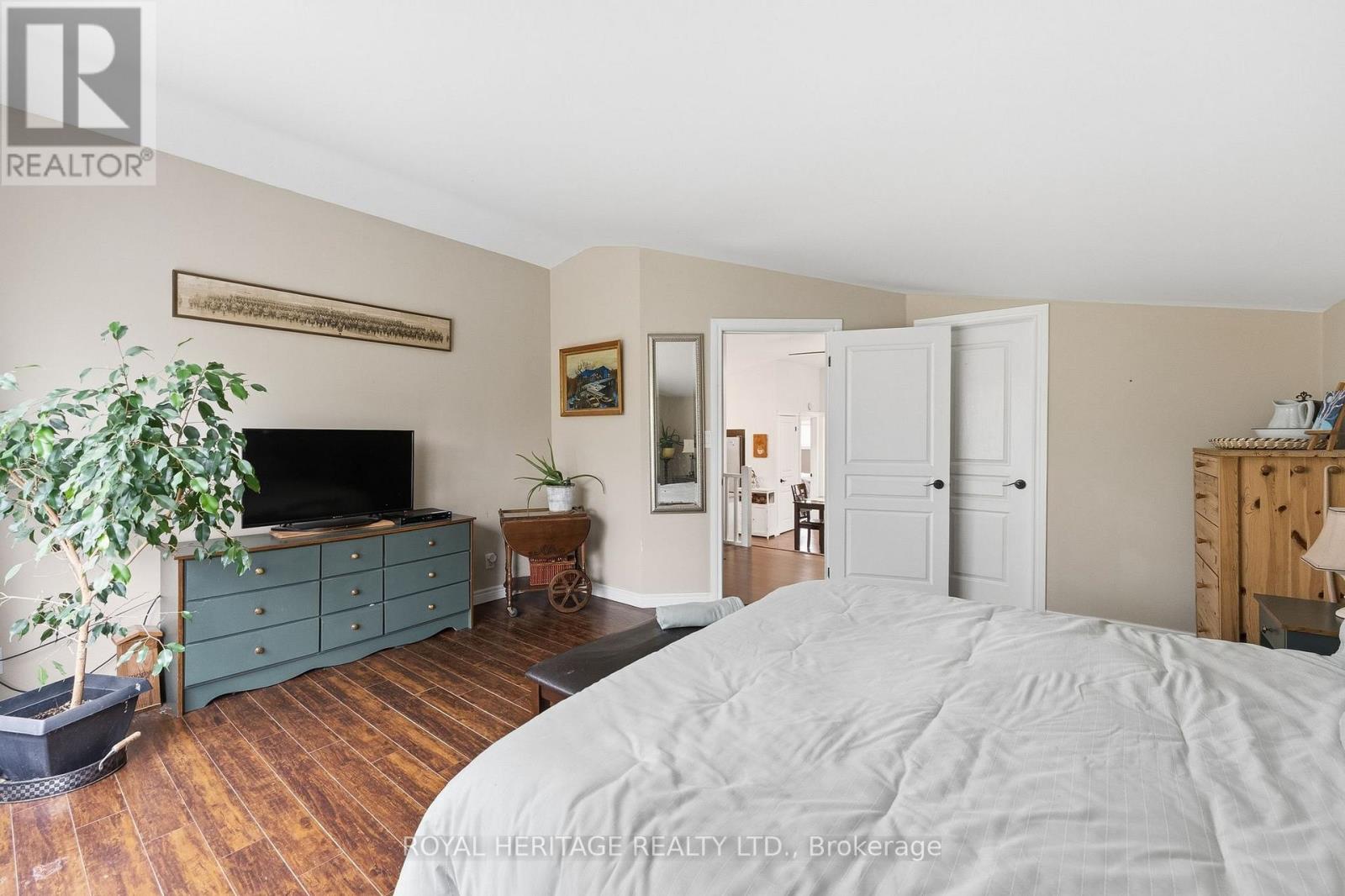 30 STOCKDALE ROAD - 12