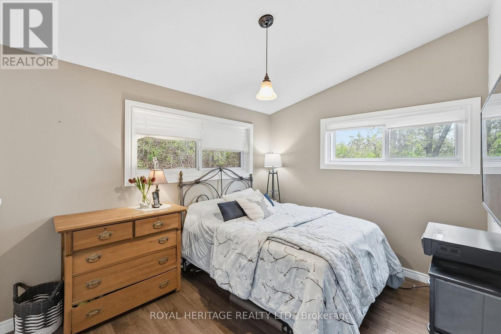 30 STOCKDALE ROAD - 13