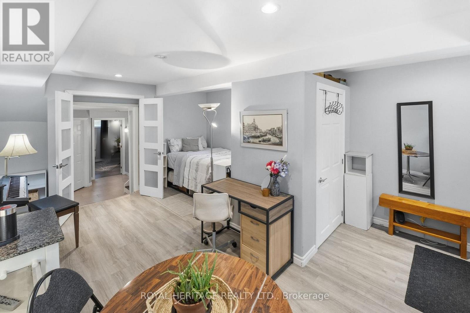 30 STOCKDALE ROAD - 17