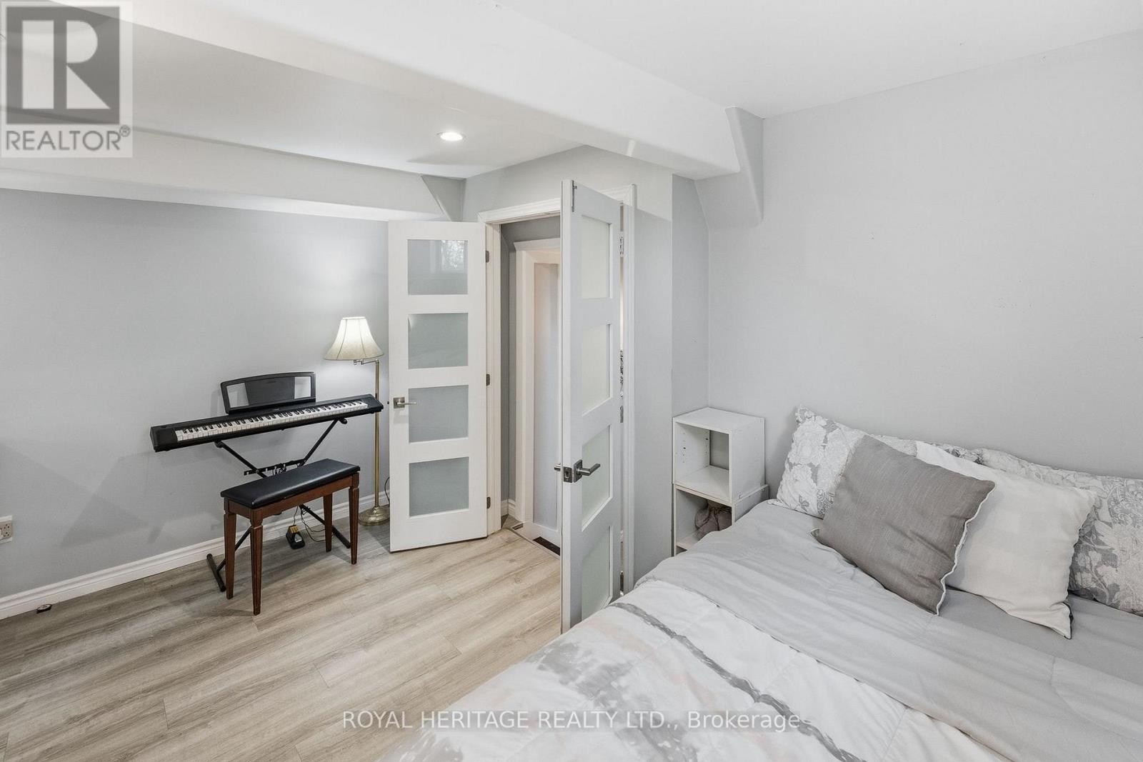 30 STOCKDALE ROAD - 24