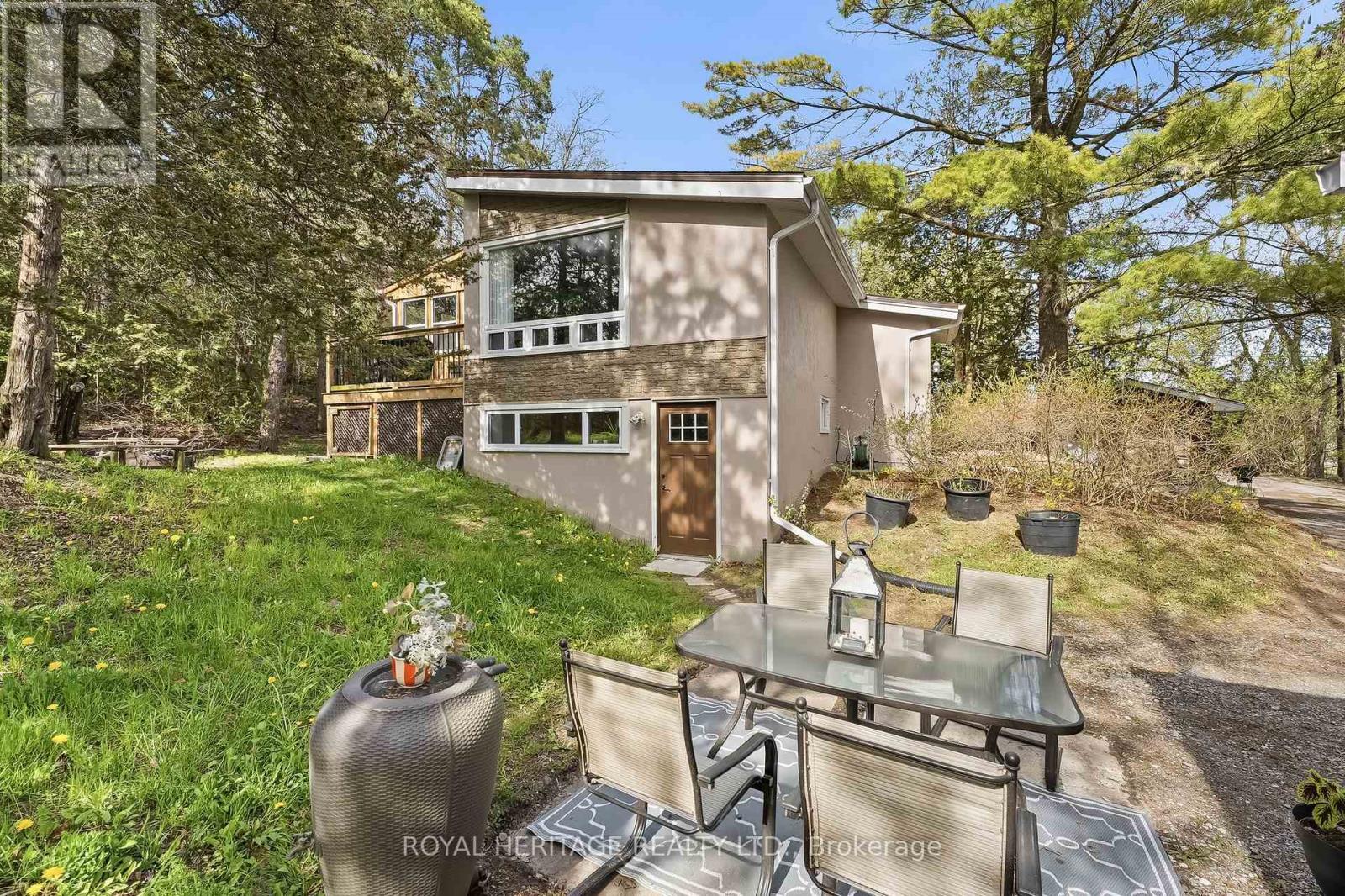 30 STOCKDALE ROAD - 28